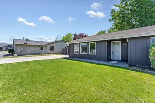 3452 Lazy Ln, White City, OR 97503 - Photo 4