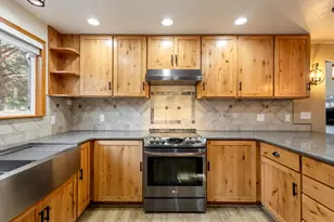 19800 Connarn Rd, Bend, OR 97703 - Photo 10