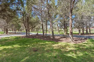 20724 Prince John Ct, Bend, OR 97702 - Photo 4