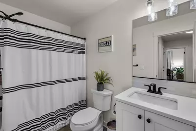 2564 NE Purcell Boulevard, Bend, OR 97701 - Photo 18