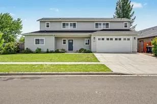 2201 Westwood Dr, Medford, OR 97501 - Photo 4