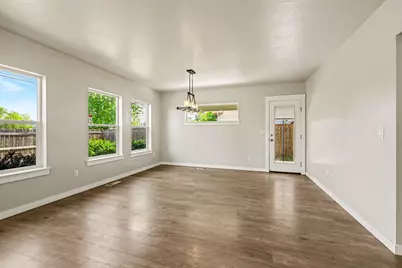 2201 Westwood Drive, Medford, OR 97501 - Photo 18