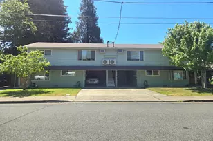 791 NE Wharton Dr, Grants Pass, OR 97526 - Photo 2