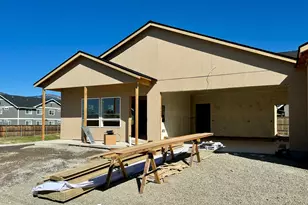 315 E Rapp Rd, Talent, OR 97540 - Photo 2