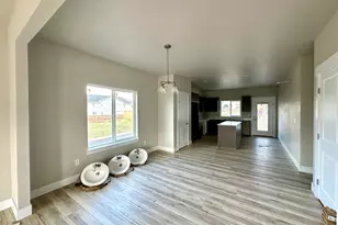 315 E Rapp Rd, Talent, OR 97540 - Photo 4