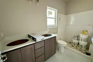 315 E Rapp Rd, Talent, OR 97540 - Photo 12