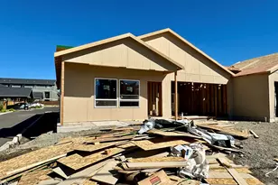 315 E Rapp Rd, Talent, OR 97540 - Photo 2