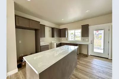 315 E Rapp Road, Talent, OR 97540 - Photo 6