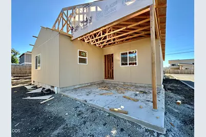 315 E Rapp Road, Talent, OR 97540 - Photo 8