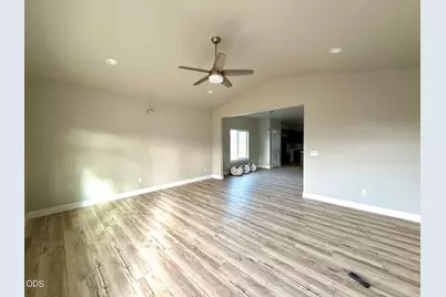 315 E Rapp Road, Talent, OR 97540 - Photo 2