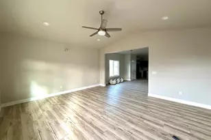 315 E Rapp Rd, Talent, OR 97540 - Photo 2