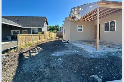 315 E Rapp Road, Talent, OR 97540 - Photo 12