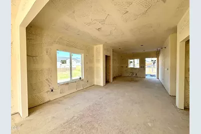 315 E Rapp Road, Talent, OR 97540 - Photo 4