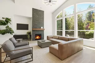 61038 Snowbrush Dr, Bend, OR 97702 - Photo 2