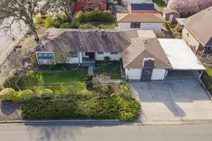 1502 NW Lawnridge Ave, Grants Pass, OR 97526 - Photo 1