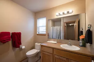 20085 Sally Ct, Bend, OR 97702 - Photo 12
