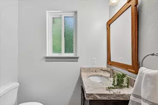 423 Fielder Ln, Grants Pass, OR 97526 - Photo 26