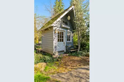 1352 E Park Street, Grants Pass, OR 97527 - Photo 40