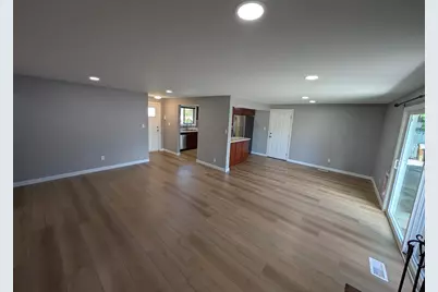 2299 Delta Waters Road, Medford, OR 97504 - Photo 8