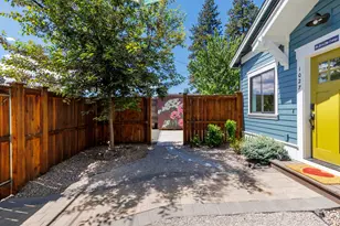 1027 NW Albany Ave, Bend, OR 97703 - Photo 52
