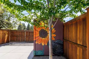1027 NW Albany Ave, Bend, OR 97703 - Photo 58