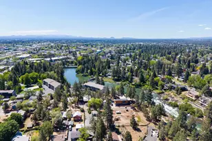 1565 NW Wall St, Bend, OR 97703 - Photo 30