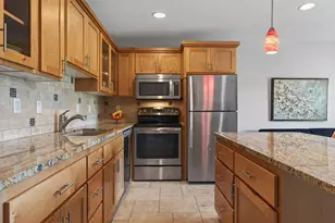 1565 NW Wall St, Bend, OR 97703 - Photo 4