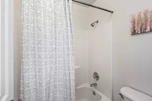 21380 Oakview Dr, Bend, OR 97701 - Photo 18