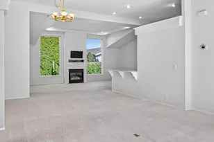 2273 NE Wintergreen Dr, Bend, OR 97701 - Photo 8