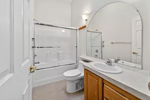 2273 NE Wintergreen Dr, Bend, OR 97701 - Photo 34