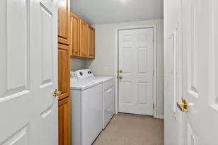 2273 NE Wintergreen Dr, Bend, OR 97701 - Photo 30