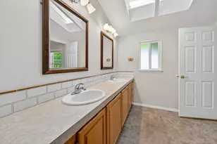 2273 NE Wintergreen Dr, Bend, OR 97701 - Photo 28