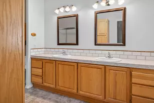 2273 NE Wintergreen Dr, Bend, OR 97701 - Photo 26