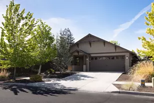 21189 Capella, Bend, OR 97702 - Photo 2