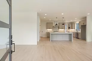 2793 NE Rainier Dr, Bend, OR 97701 - Photo 10