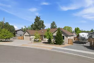 20828 Cassin Dr, Bend, OR 97701 - Photo 2
