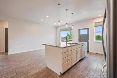 22 SE Hoff Lane, Madras, OR 97741 - Photo 4