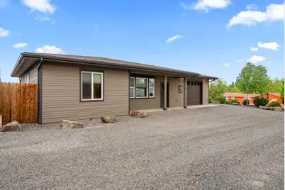 22 SE Hoff Lane, Madras, OR 97741 - Photo 2