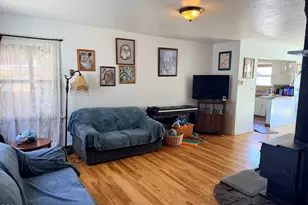 862 NE 8th St, Bend, OR 97701 - Photo 4