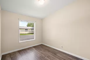 1815 NE 6th St, Redmond, OR 97756 - Photo 22