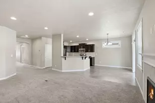 60930 SE Sweet Pea Dr, Bend, OR 97702 - Photo 10
