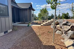 1057 SE Clover Ln, Madras, OR 97741 - Photo 6