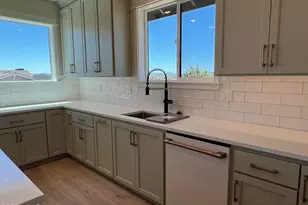 1057 SE Clover Ln, Madras, OR 97741 - Photo 12