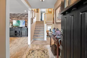 1725 SW Parkway Dr, Redmond, OR 97756 - Photo 6