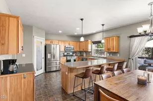 2958 NW 19th St, Redmond, OR 97756 - Photo 8