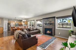 2958 NW 19th St, Redmond, OR 97756 - Photo 14