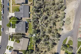 2958 NW 19th St, Redmond, OR 97756 - Photo 16