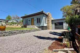 155 N Wendling St, Klamath Falls, OR 97601 - Photo 2
