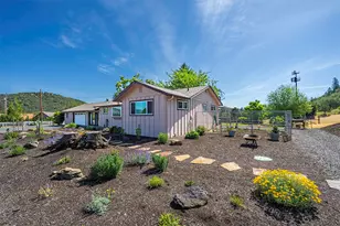 5388 Kane Creek, Central Point, OR 97502 - Photo 2