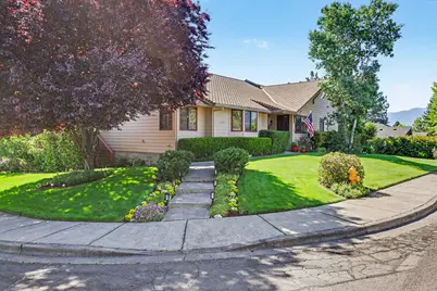 1361 La Loma Drive, Medford, OR 97504 - Photo 2